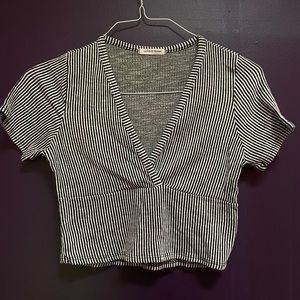 V-neck cropped blouse